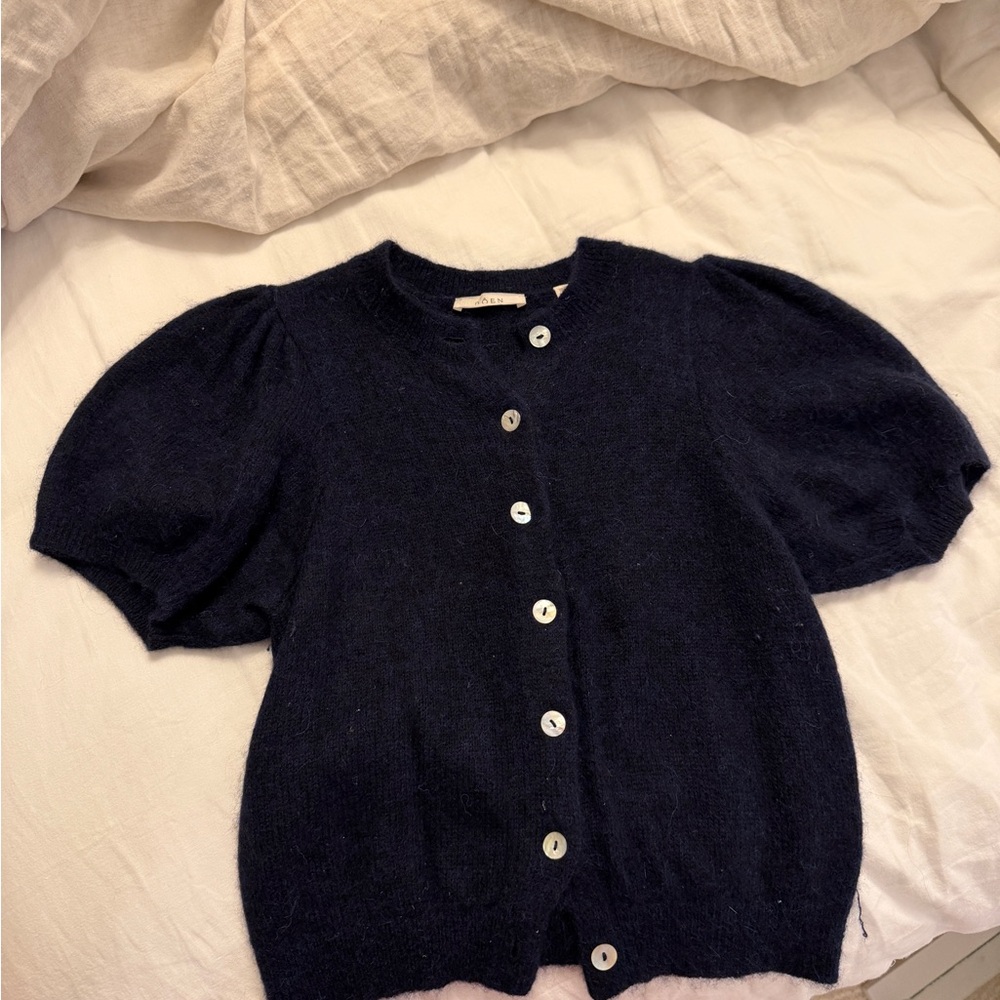 Does Anisa navy sweater worn once